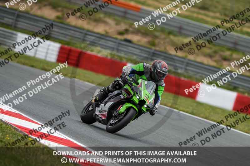 cadwell no limits trackday;cadwell park;cadwell park photographs;cadwell trackday photographs;enduro digital images;event digital images;eventdigitalimages;navarra;no limits trackdays;peter wileman photography;racing digital images;trackday digital images;trackday photos